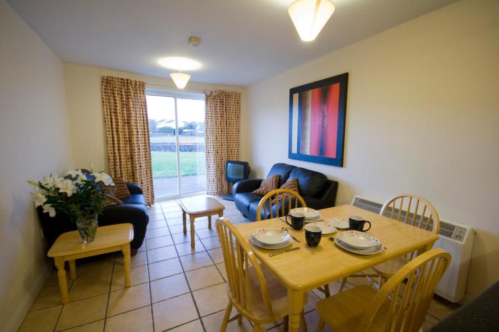 Dunaras Holiday Village Galway Bilik gambar